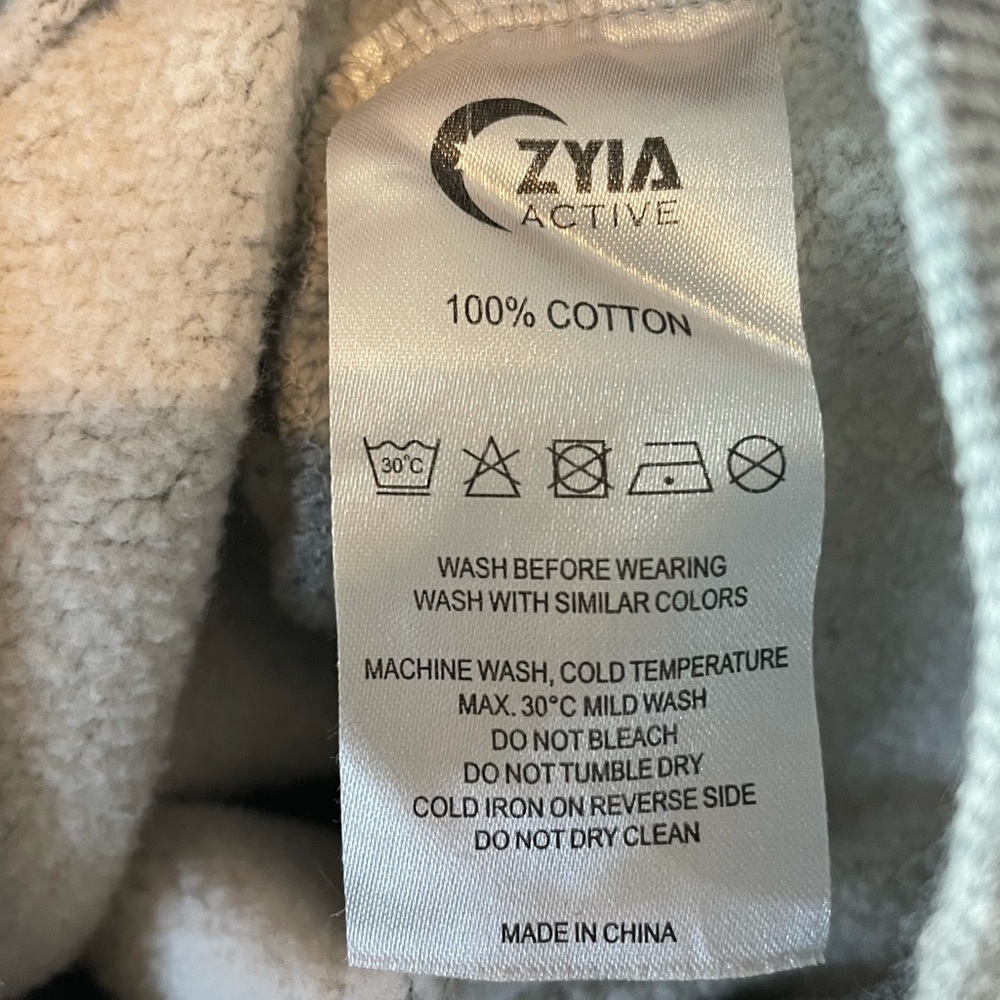 Zyia Mountain Patch Gray Crew Neck Sweatshirt, Si… - image 5